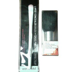 Sassy+Chic Wet n Wild 2 Makeup brushes NIP NEW Cosmetic Concealer Kabuki Brush